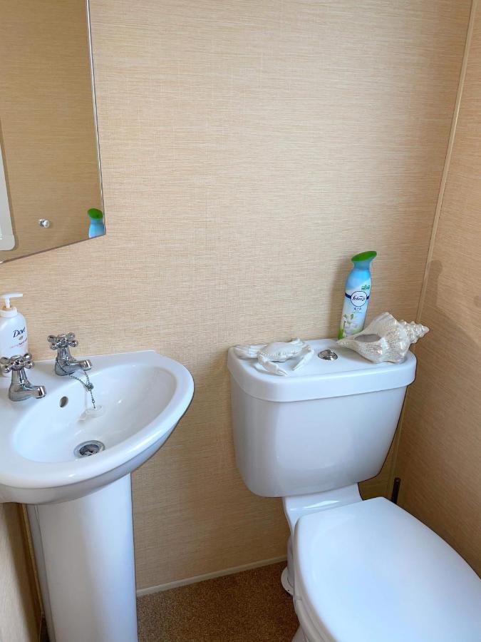 Caravan For Rent At Tattershall Holiday Park Exterior photo